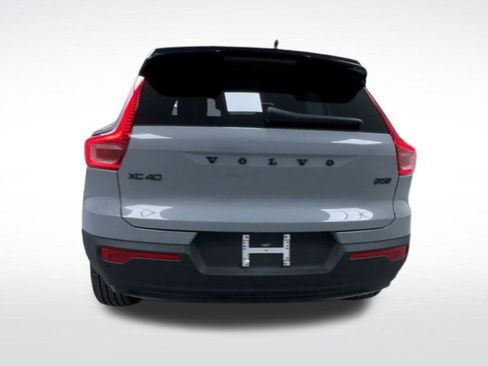 New 2026 Volvo XC40 B5 Ultra w/ Protection Package Premier image 22