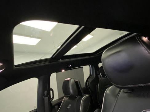 Used 2018 Chrysler Pacifica Limited w/ S Appearance Package image 21