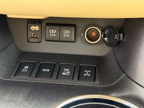 Used 2017 Toyota Highlander Limited w/ Protection Package #3 image 26