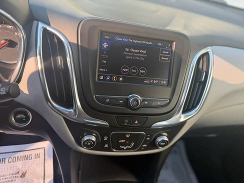 Used 2022 Chevrolet Equinox LS AWD/4WD image 15