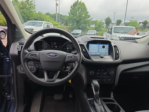 Used 2018 Ford Escape SE w/ SE Sync 3 Package AWD/4WD image 16