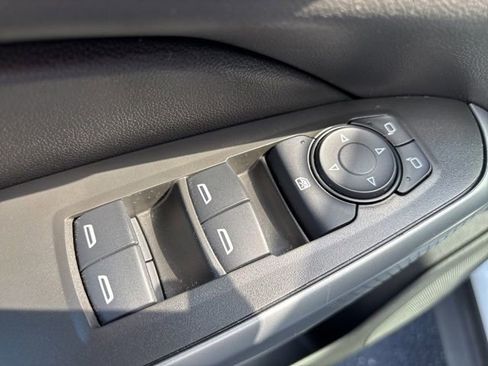 Used 2024 Chevrolet Trax LS w/ LS Convenience Package image 21