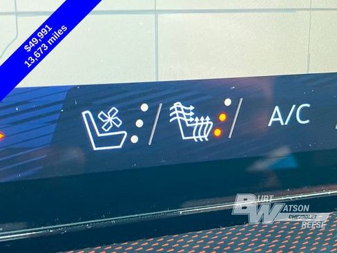 Used 2025 Chevrolet Traverse RS image 29