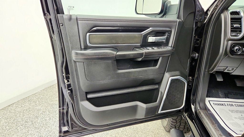 Used 2022 RAM 2500 Laramie w/ Night Edition AWD/4WD image 10