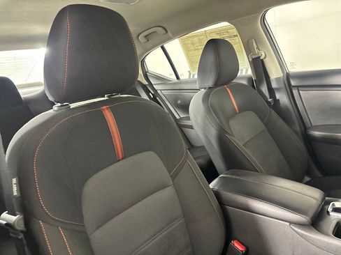 Used 2025 Nissan Sentra SR FWD image 28
