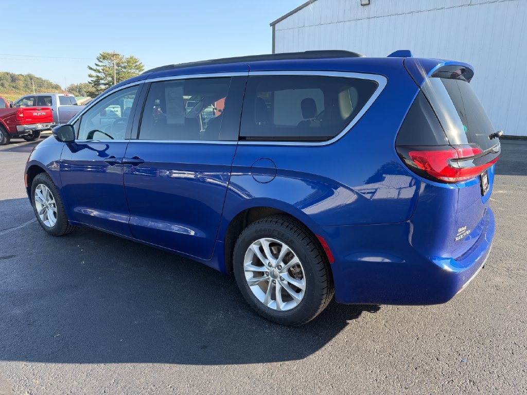 Used 2021 Chrysler Pacifica Touring AWD/4WD image 7