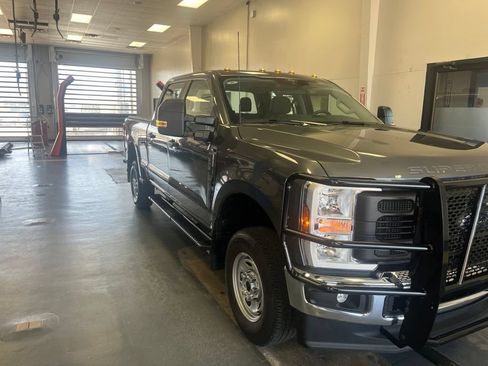 Used 2025 Ford F250 XL AWD/4WD image 1