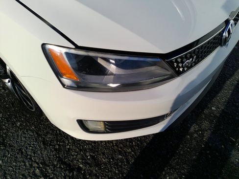Used 2013 Volkswagen Jetta GLI FWD image 44
