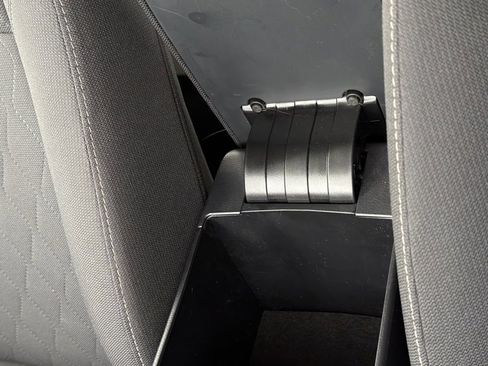 Used 2025 Toyota Corolla LE image 44