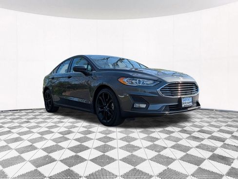 Used 2020 Ford Fusion SE w/ Equipment Group 151A image 15