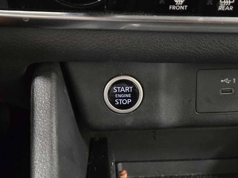 Used 2023 Nissan Rogue SV FWD image 33