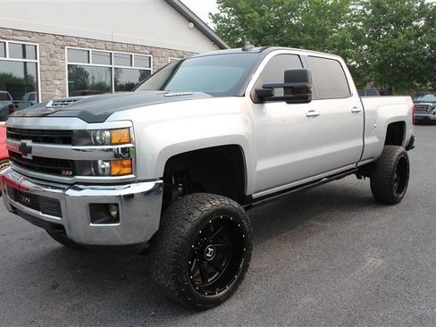 Used 2018 Chevrolet Silverado 2500 LT w/ LT Fleet Convenience Package AWD/4WD image 1