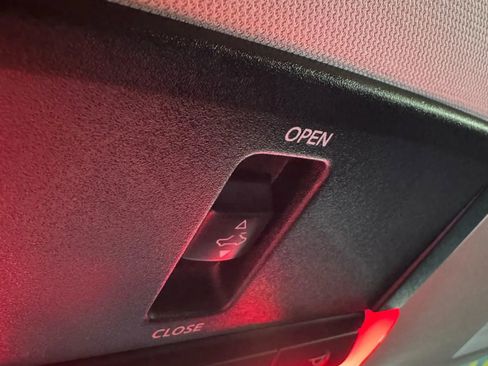 Used 2019 Nissan Altima 2.5 SR w/ SR Premium Package image 15