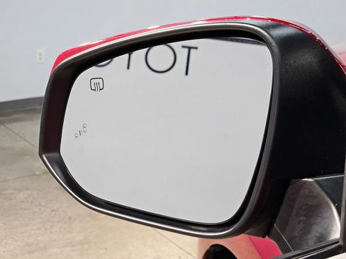 Used 2024 Toyota Sienna LE image 22