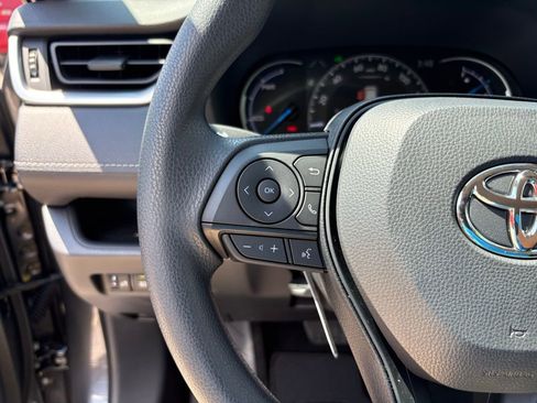 Used 2025 Toyota RAV4 LE image 25