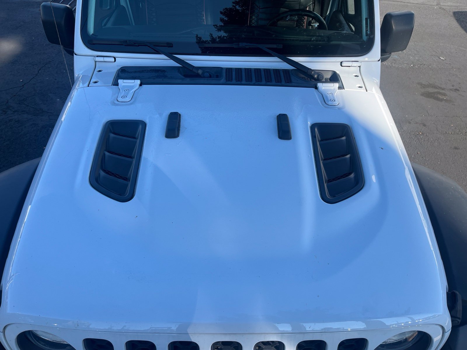 Used 2023 Jeep Gladiator Rubicon w/ Cold Weather Group AWD/4WD image 2