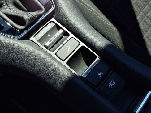 Certified 2023 Honda HR-V LX image 24