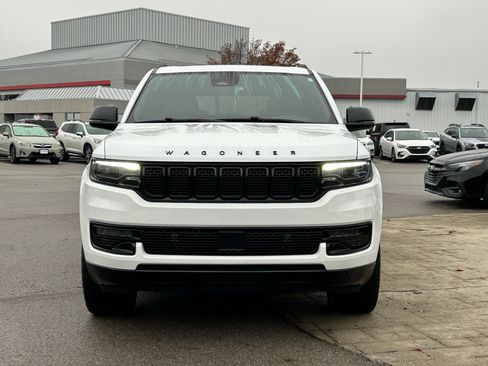 Used 2023 Jeep Wagoneer Series II image 2