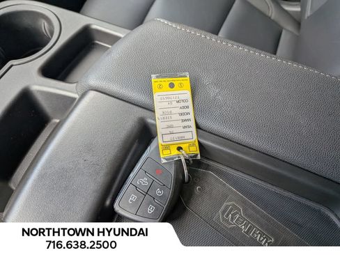 Used 2026 GMC Sierra 1500 SLT AWD/4WD image 19
