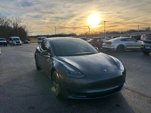 Used 2022 Tesla Model 3 Long Range image 4