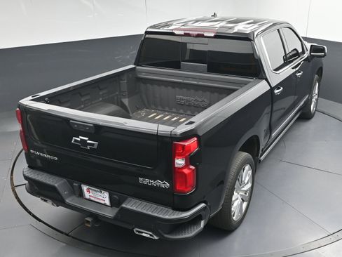 Used 2022 Chevrolet Silverado 1500 High Country w/ High Country Premium Package image 35
