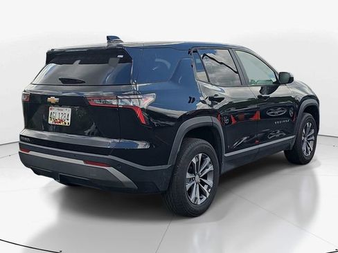 Used 2025 Chevrolet Equinox LT image 3