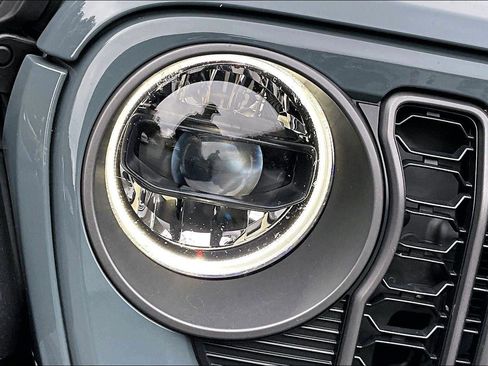 Used 2025 Jeep Wrangler Unlimited Rubicon 4xe image 30