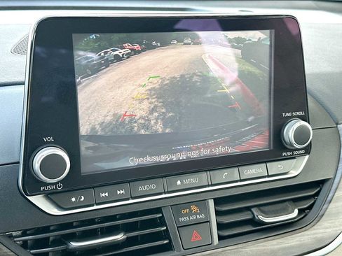 Used 2025 Nissan Altima 2.5 SV FWD image 20
