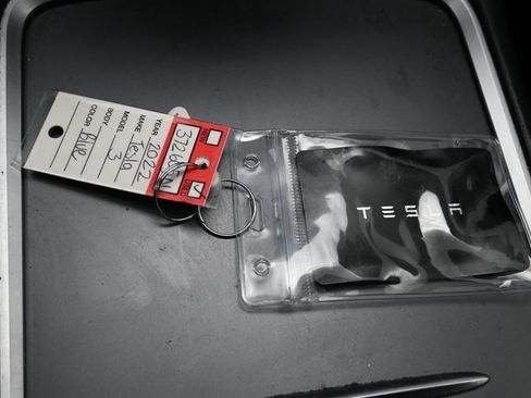 Used 2022 Tesla Model 3 image 33