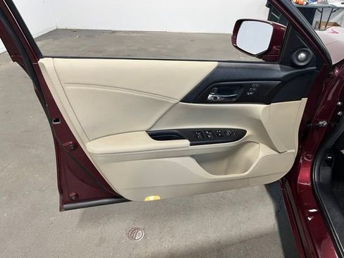 Used 2014 Honda Accord EX-L image 24