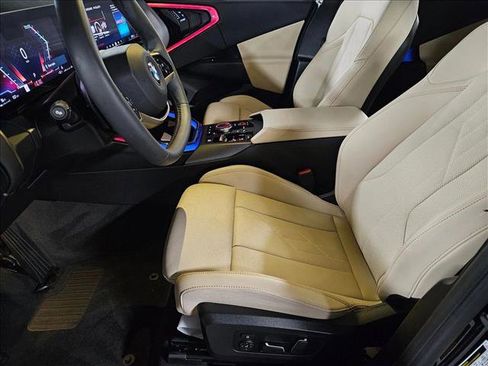 Used 2025 BMW X3 xDrive30i w/ Premium Package image 17