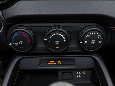 Used 2016 MAZDA MX-5 Miata Club w/ Brembo/BBS Package image 22