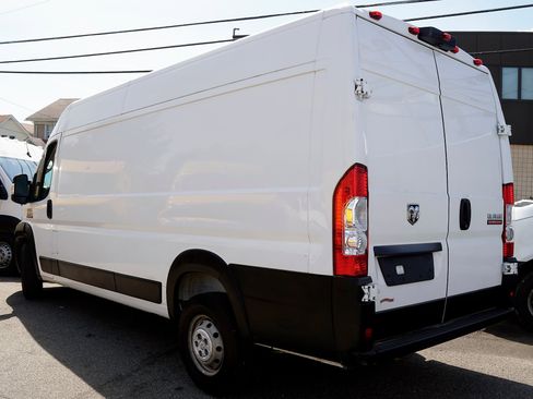 Used 2022 RAM ProMaster 3500 w/ Convenience Group FWD image 4