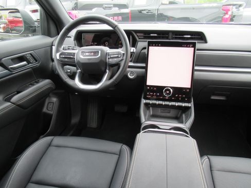 Used 2025 GMC Terrain Elevation w/ Elevation Premium Package AWD/4WD image 13