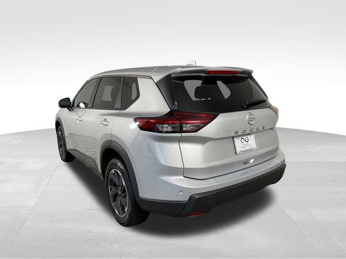 Used 2025 Nissan Rogue SV FWD image 7