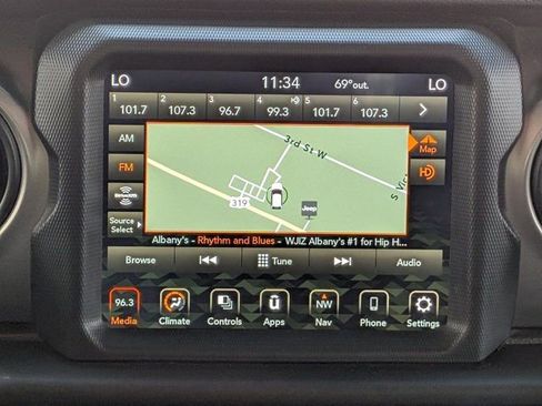 Used 2021 Jeep Gladiator Sport AWD/4WD image 15