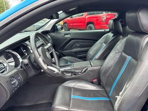 Used 2010 Ford Mustang GT RWD image 13