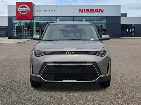 Used 2025 Kia Soul LX w/ LX Technology Package FWD image 2