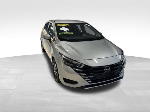 Used 2025 Nissan Versa SV FWD image 13