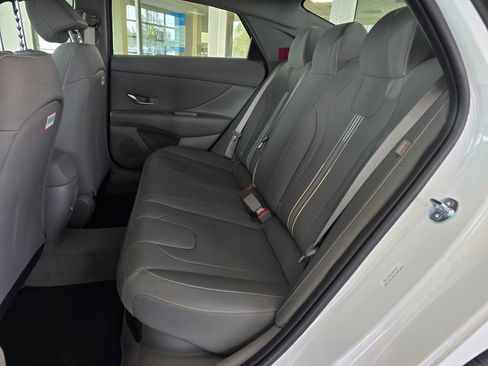 New 2025 Hyundai Elantra SEL image 29