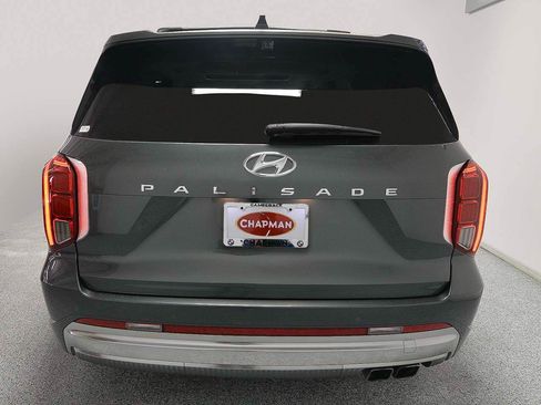 Used 2023 Hyundai Palisade Calligraphy FWD image 4