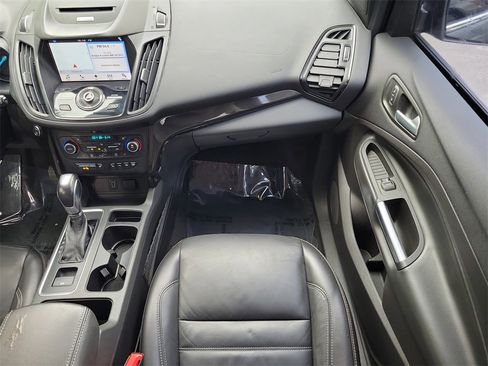 Used 2018 Ford Escape Titanium image 17