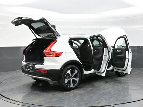 Used 2025 Volvo XC40 B5 Plus AWD/4WD image 44