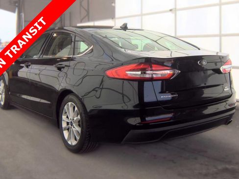 Used 2019 Ford Fusion SE FWD image 5