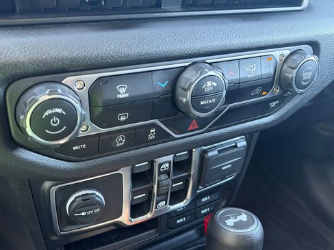Used 2025 Jeep Wrangler Unlimited Sport AWD/4WD image 22