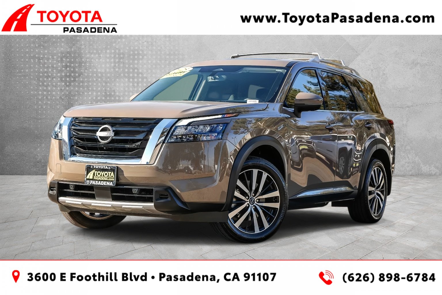 Used 2025 Nissan Pathfinder Platinum FWD image 1
