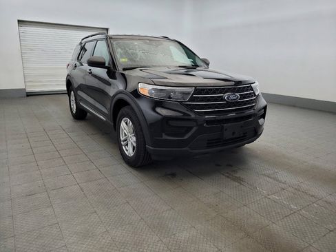 Used 2021 Ford Explorer XLT AWD/4WD image 13