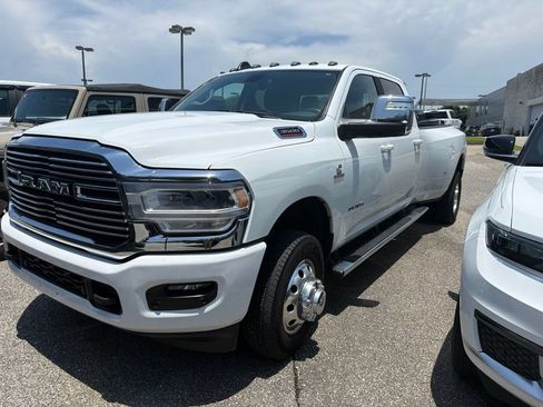 Used 2024 RAM 3500 Laramie AWD/4WD image 1
