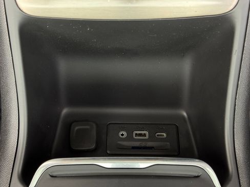 Used 2020 GMC Terrain Denali w/ GMC Pro Grade Package image 31