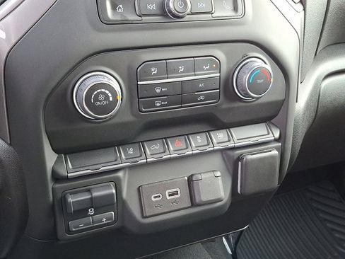 Certified 2024 Chevrolet Silverado 2500 Custom w/ Custom Convenience Package image 15